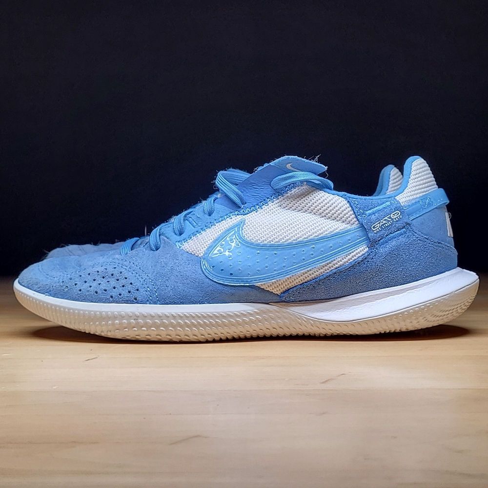 Nike Streetgato Indoor Soccer Shoes / W Size 5